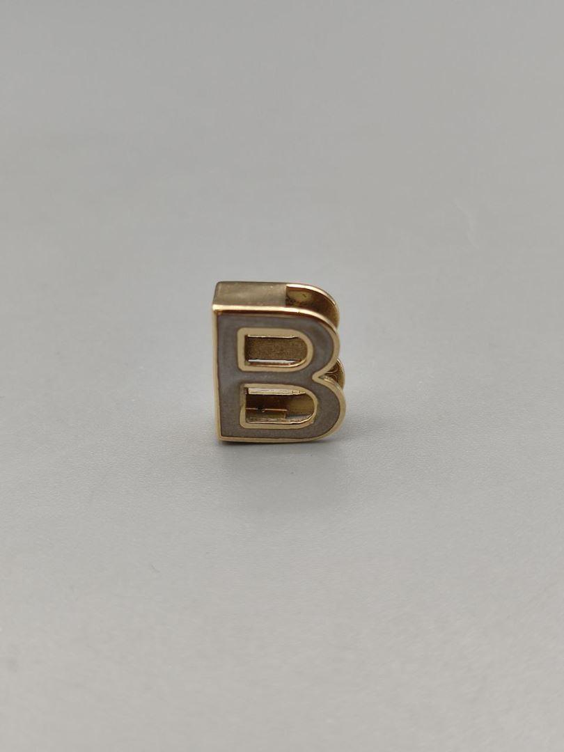 اویز حرف B
